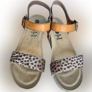 Jacobies Women’s Wedge Riva Sandal Size 9 Camel colored